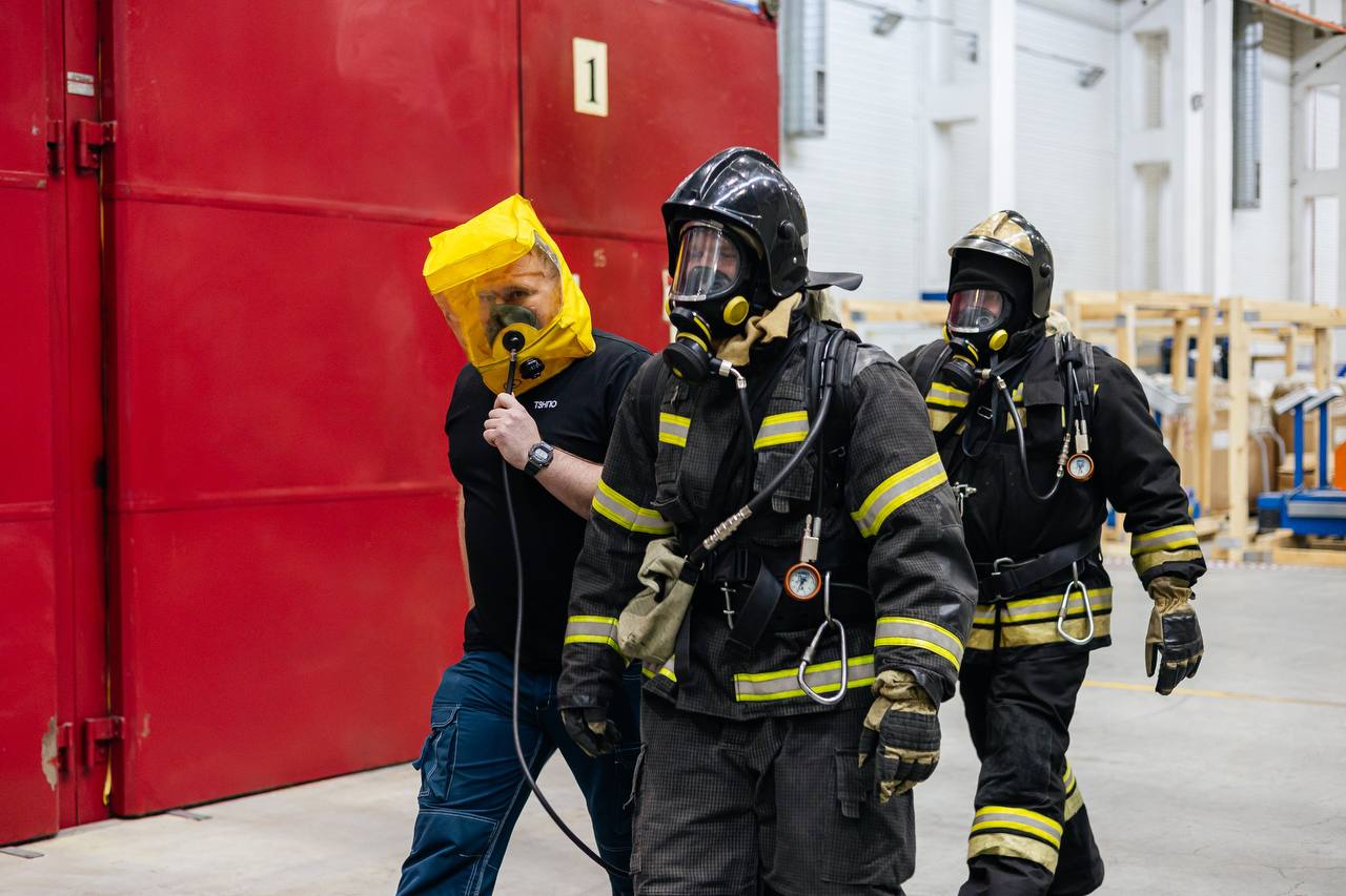 На ТЗНПО прошли масштабные учения МЧС